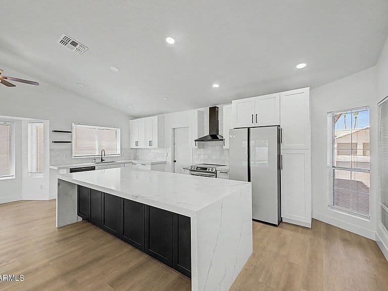 351 W AMOROSO Drive photo 1