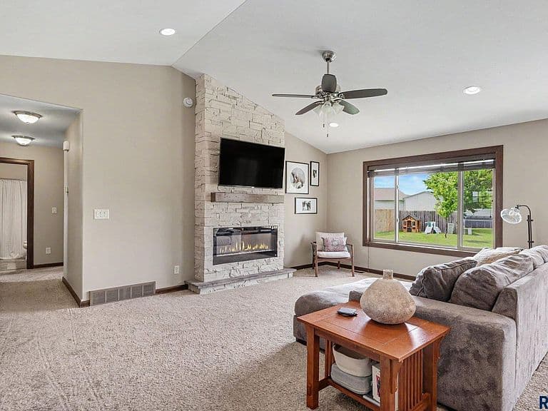 405 S Shebal Ave photo 4