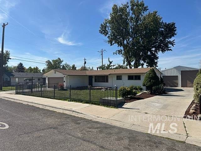 2307 S Columbus St photo 2