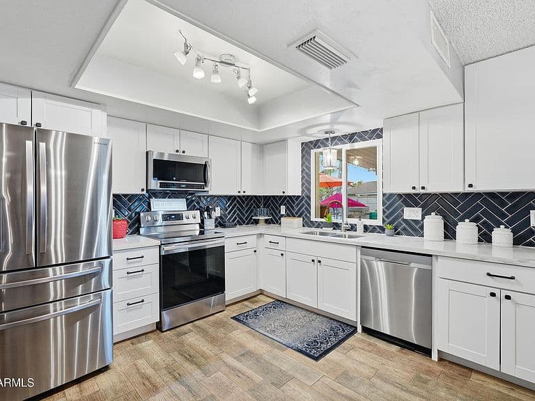 4336 W SUNNYSIDE Avenue photo 4