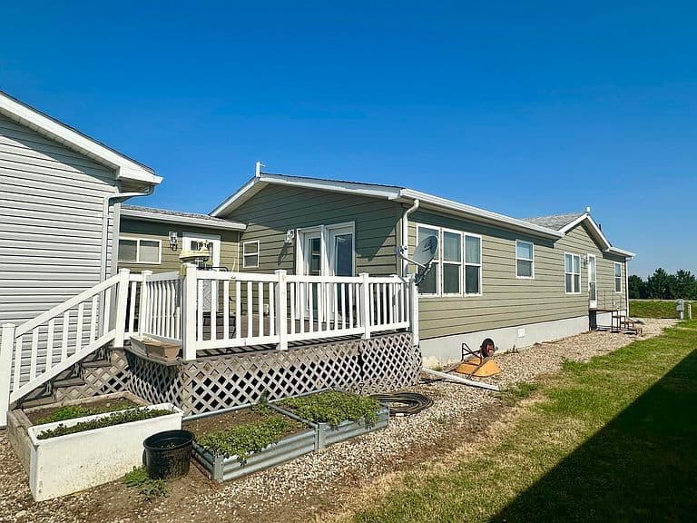 212 Linnell St photo 2