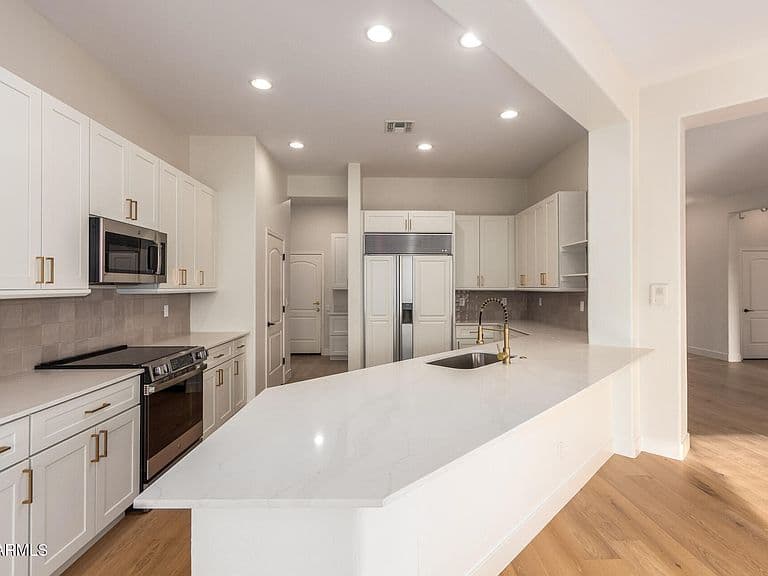 13403 W CABRILLO Drive photo 2