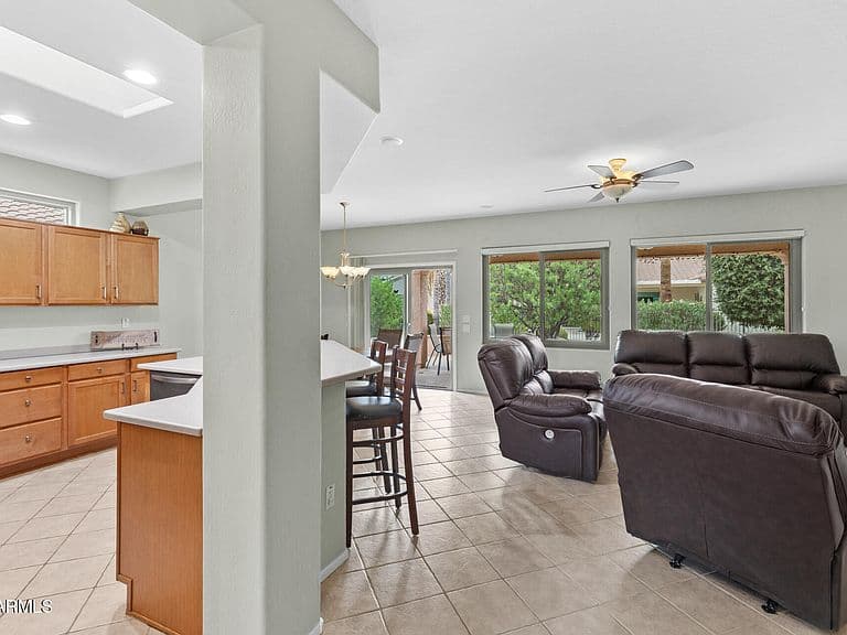 15243 W SPRINGLEAF Way photo 4