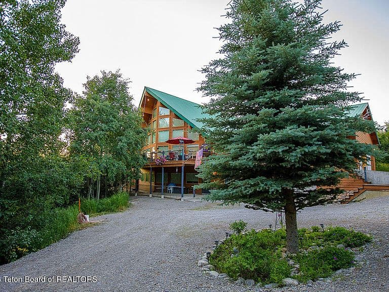 144 Roberts Rd photo 3