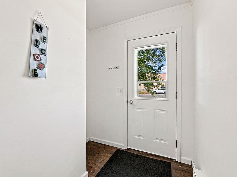 325 3rd Ave W photo 5