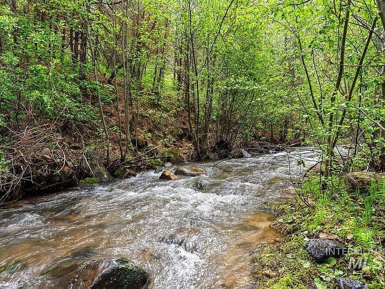 22 Creekside Ct photo 4