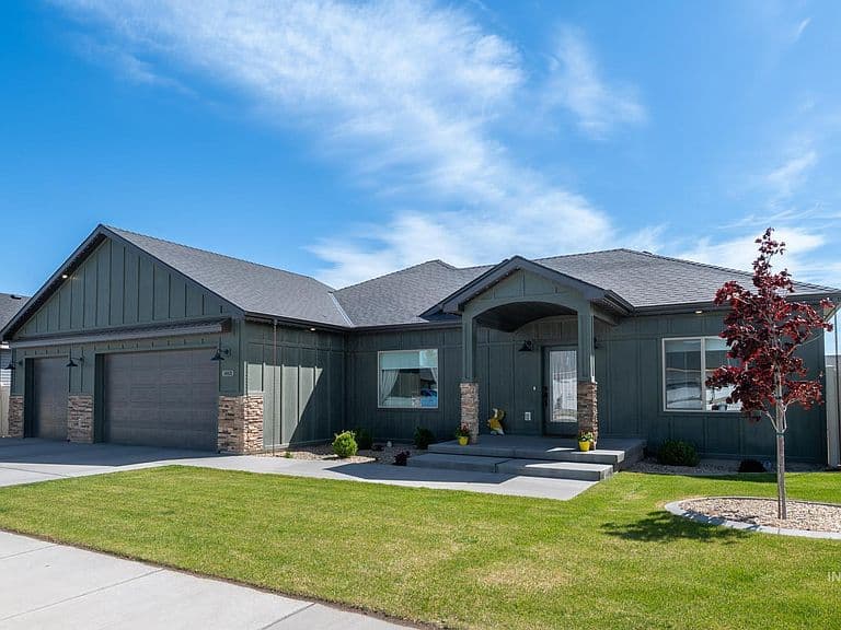 1412 Quartz Dr photo 1