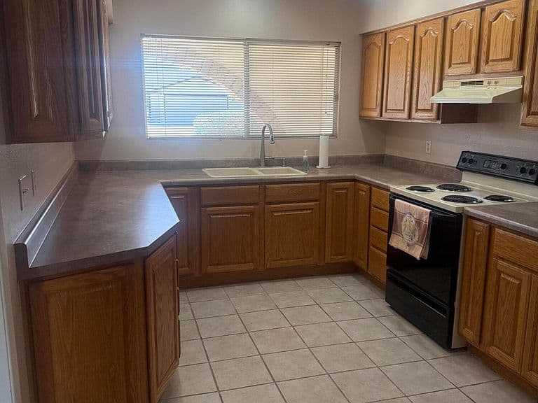 5010 E LAUREL Lane photo 5