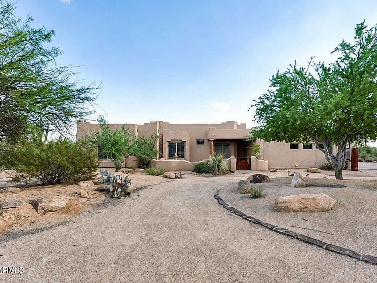 6423 E MARIA Drive photo 3