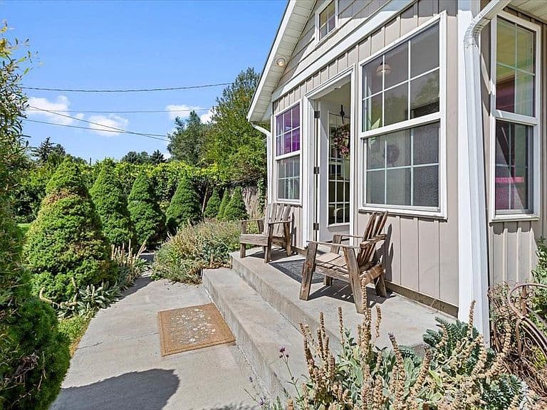1754 Cottage Ave photo 3