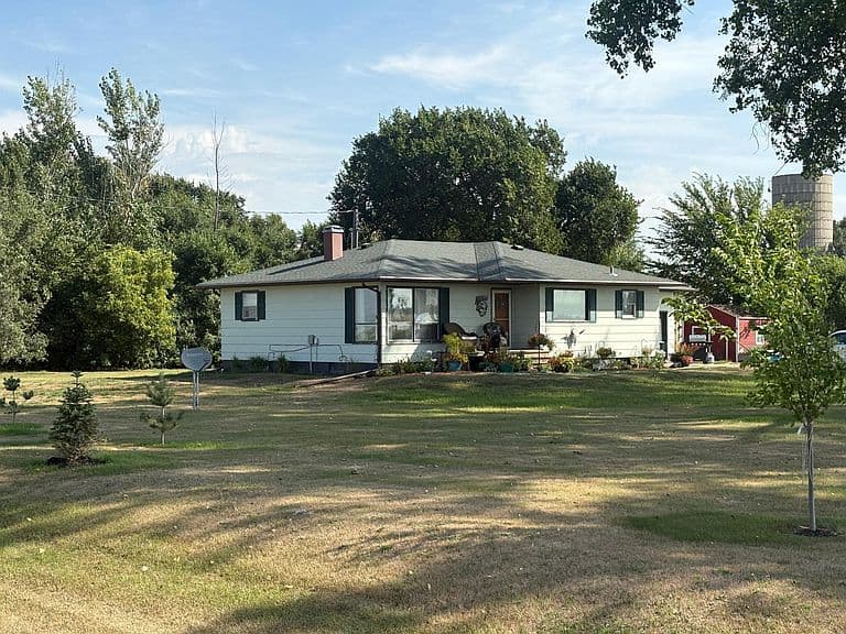 7850 Highway 18 photo 2