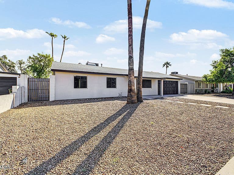 14407 N 37TH Place photo 5