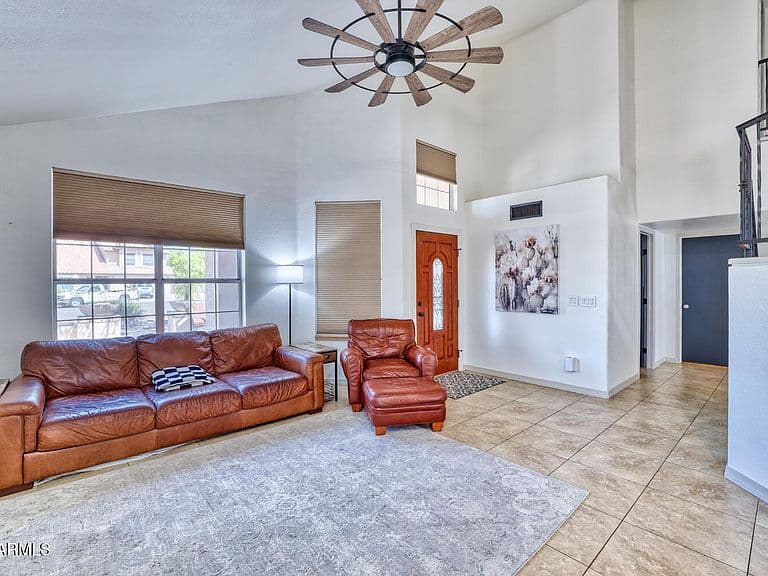 7708 W CROCUS Drive photo 5