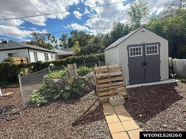 240 Bramwell St photo 4