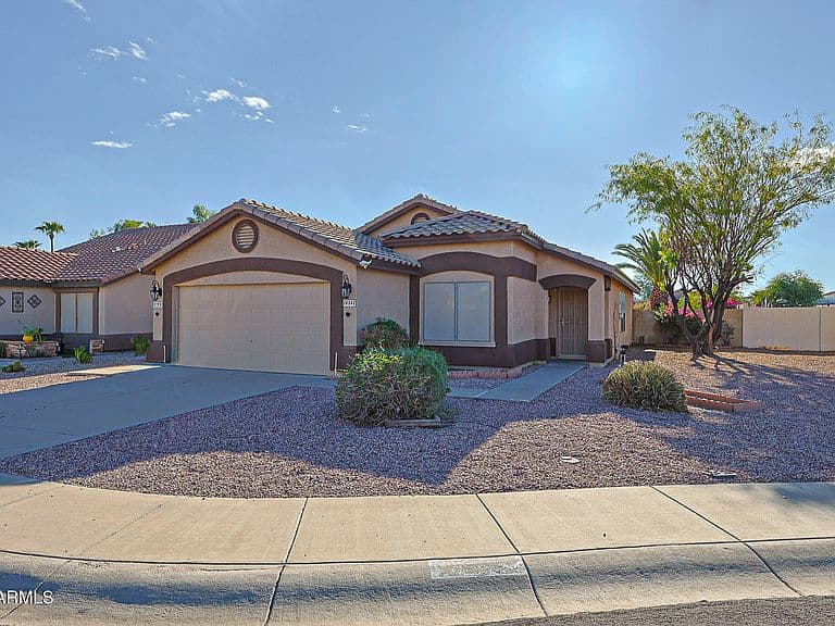 16542 N NAEGEL Drive photo 1