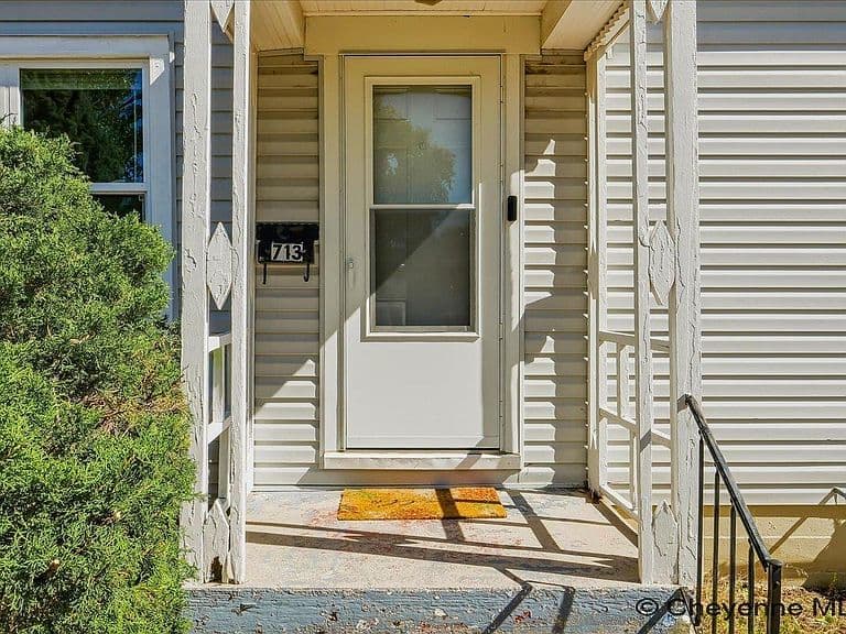 713 W 25th St photo 4