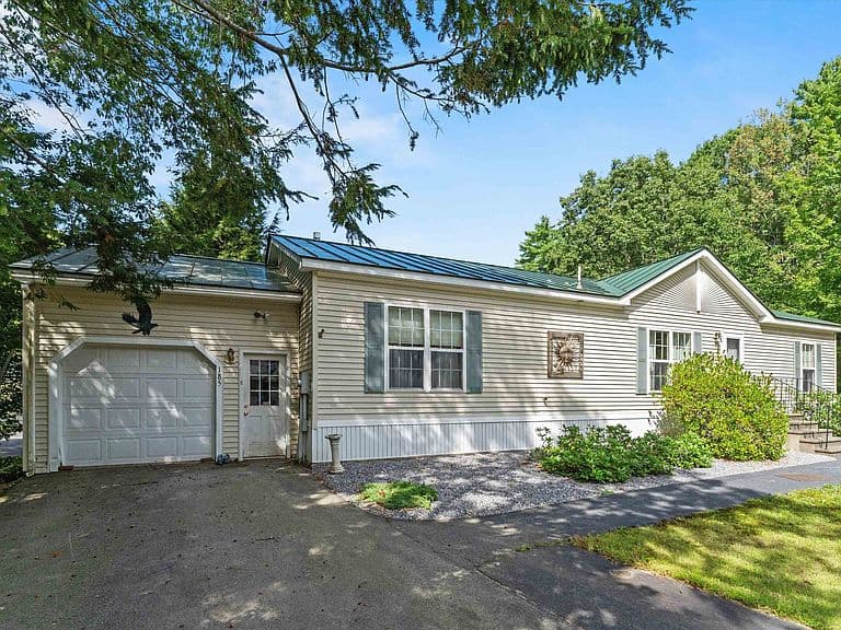 185 Tucker Drive photo 2