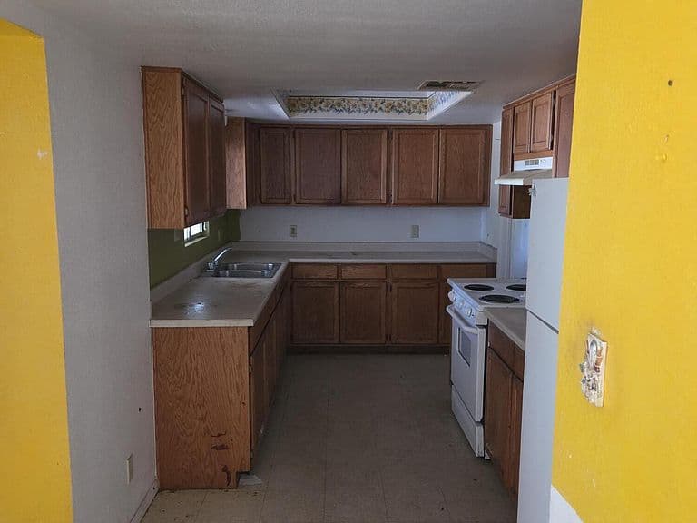 2217 W DAHLIA Drive photo 3
