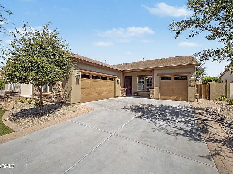 3920 E HORSESHOE Place photo 3