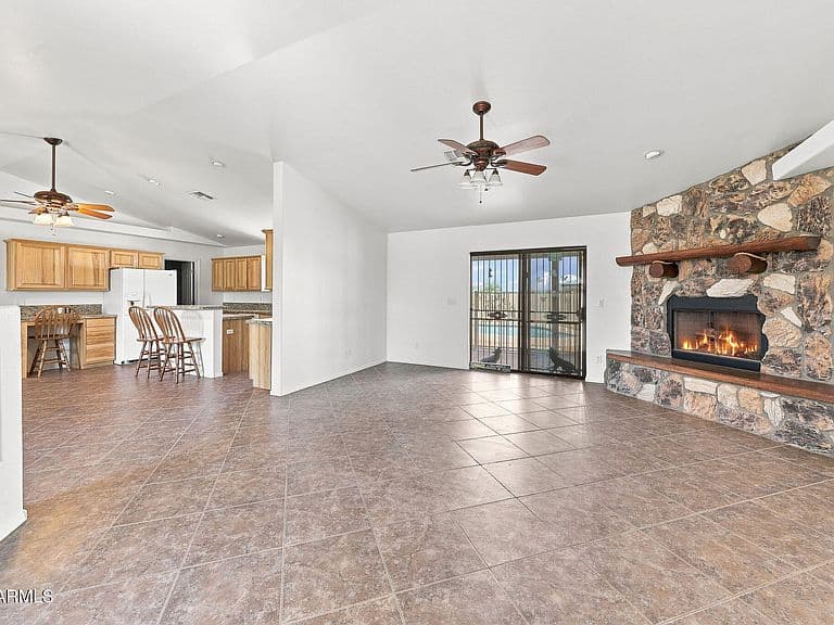 24136 W BLUE SKY Drive photo 4