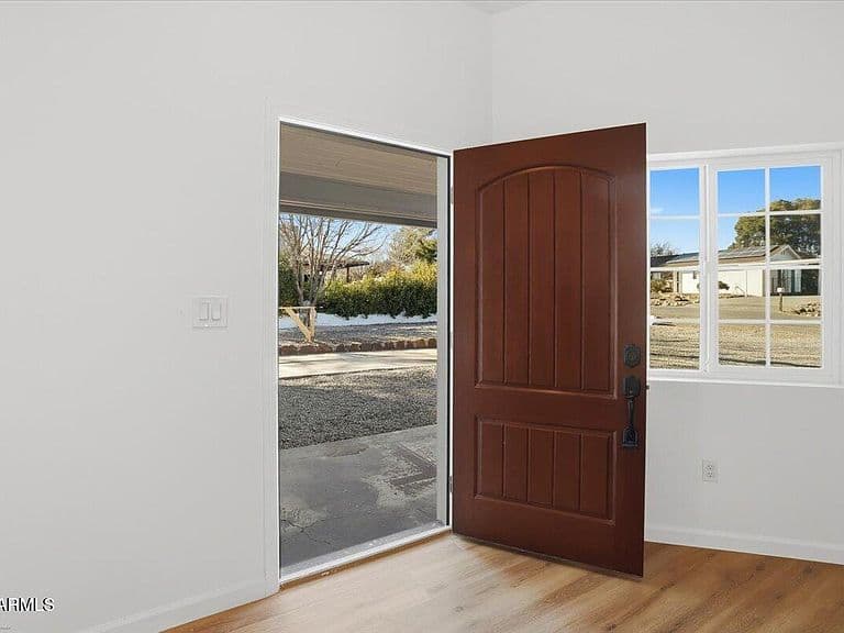 2419 S Lariat Cir photo 2