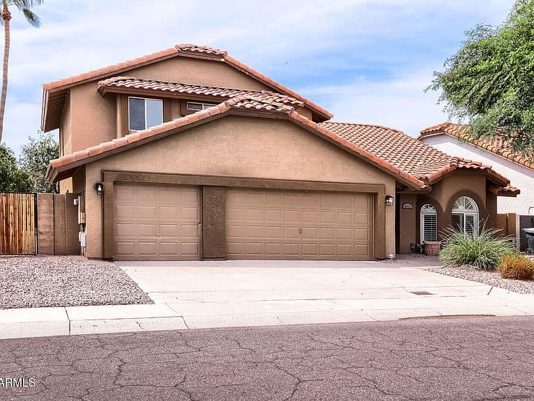 5615 E KINGS Avenue photo 2