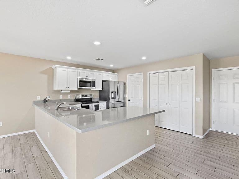 8301 W CORONADO Drive photo 2