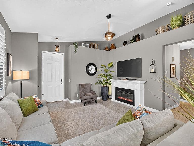 6693 W IVANHOE Street photo 4