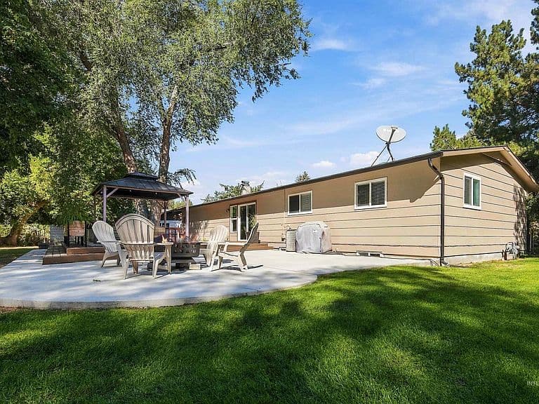 10909 W Estate Dr photo 3