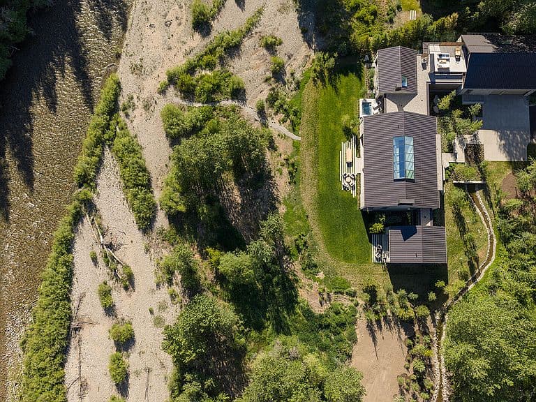 490 Wood River Dr photo 5