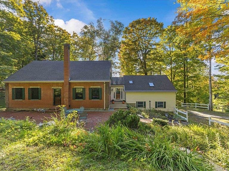 1646 Sweet Road photo 2