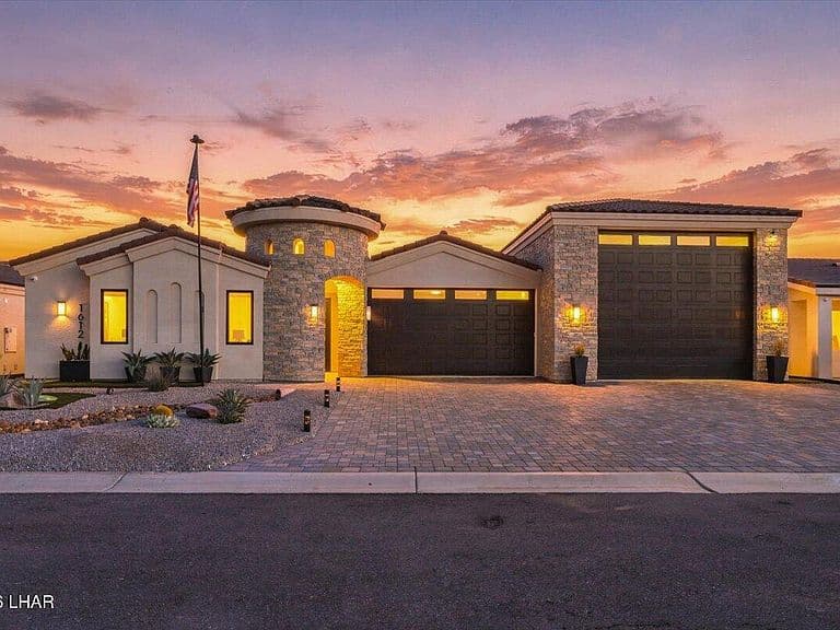 1612 E Laurel Dr photo 1