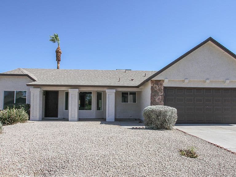 401 E ROCKWOOD Drive photo 2