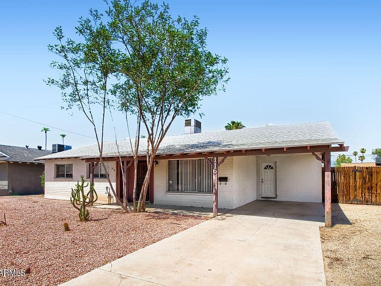 116 E MANHATTON Drive photo 3