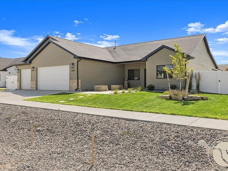 2216 Slate Rd photo 2
