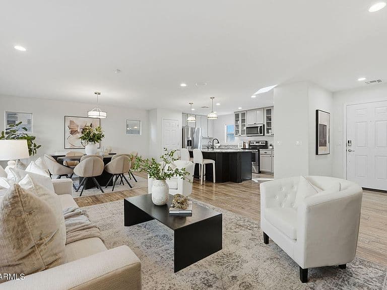 4040 E Ranch Rd photo 2