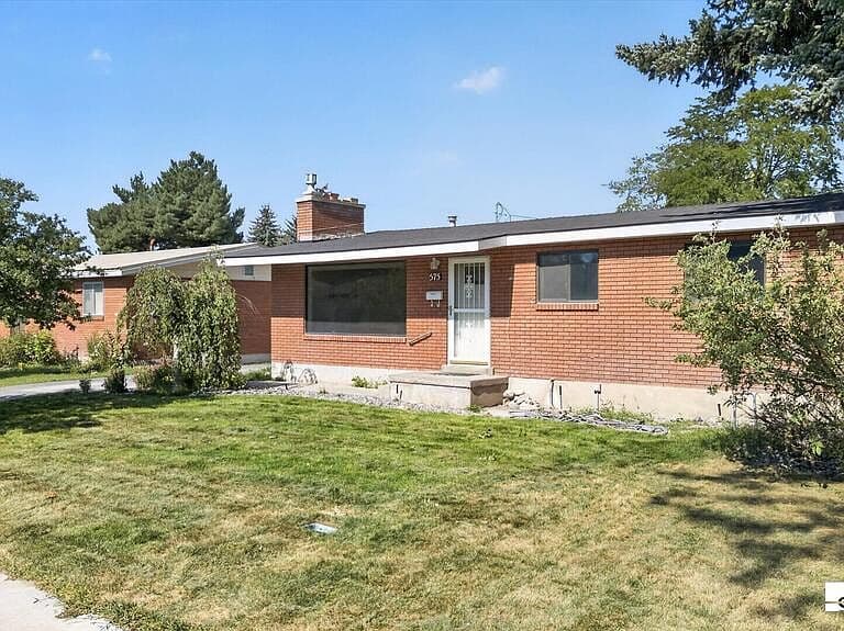 575 S Adams Ave photo 2