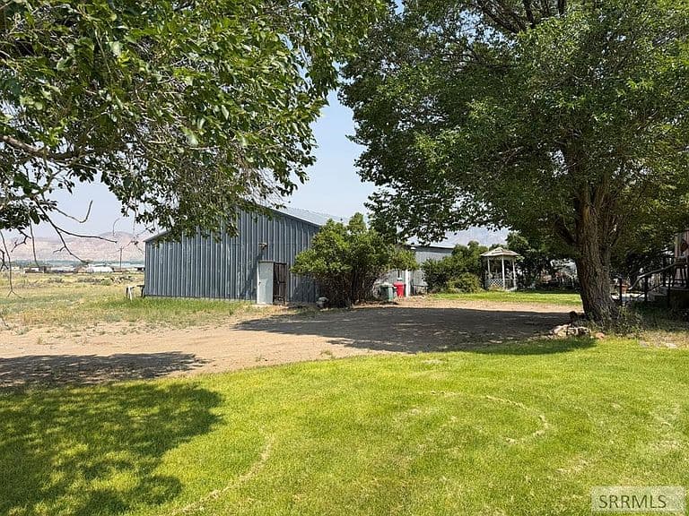24707 Highway 93 photo 3