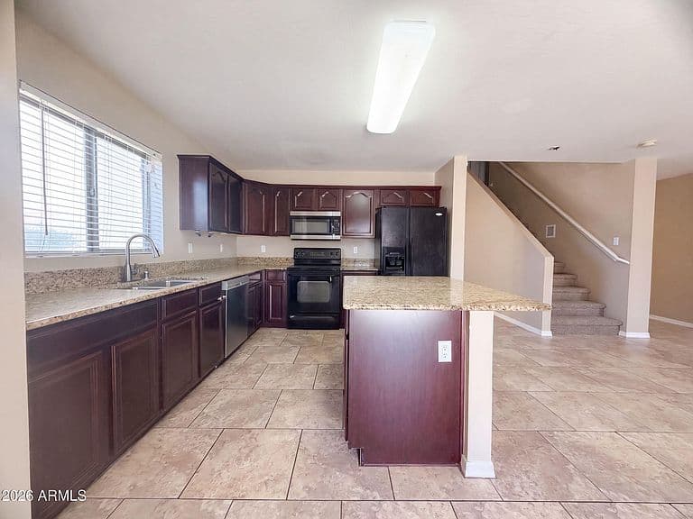 3203 W SANTA CRUZ Avenue photo 5