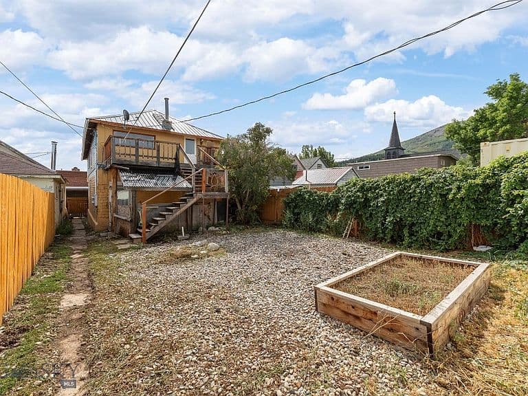 408 Chestnut St photo 5