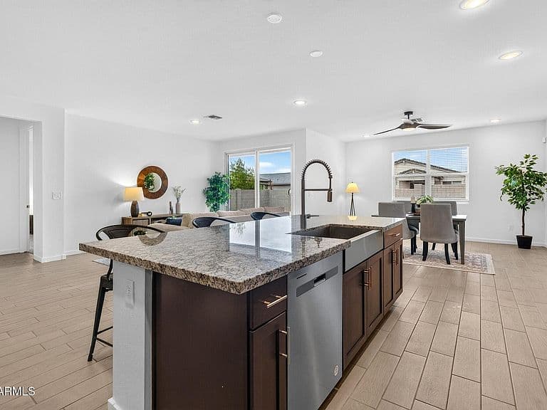 35250 W MERCED Street photo 3