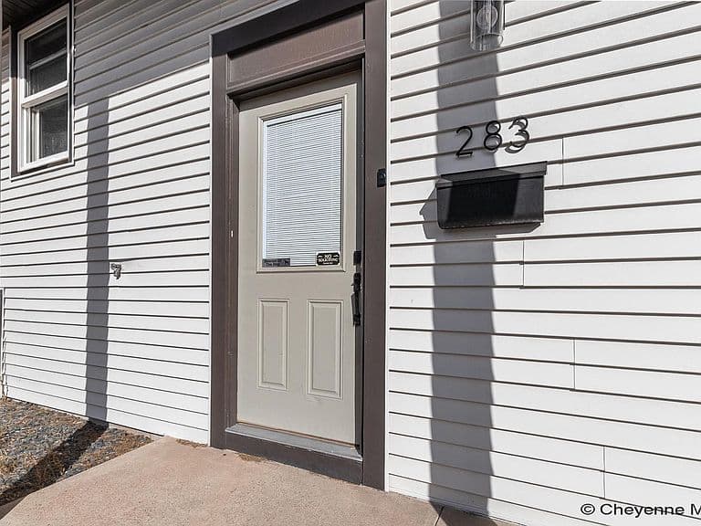 283 Reed Ave photo 3