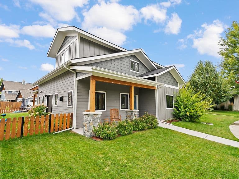 5098 Portage Way photo 2