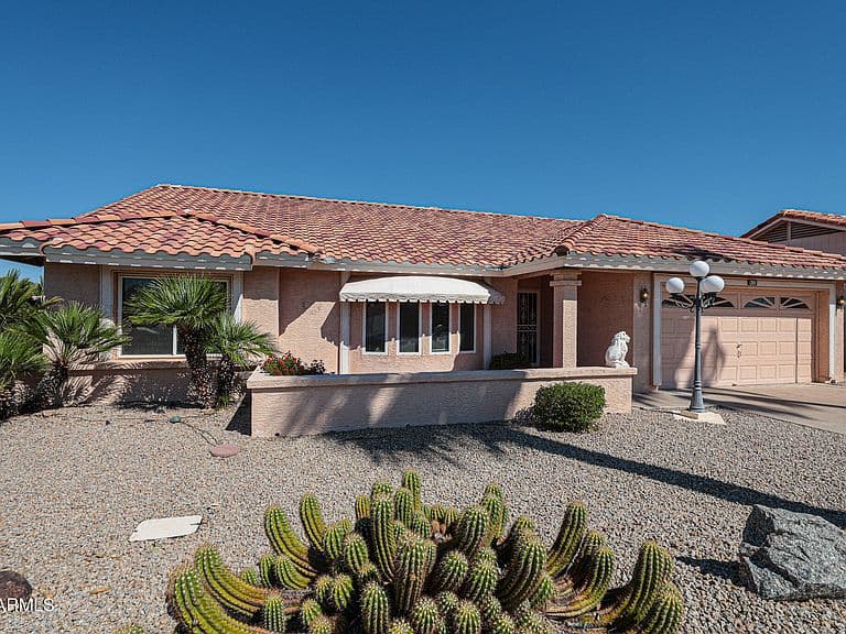 9122 W HEARN Road photo 1