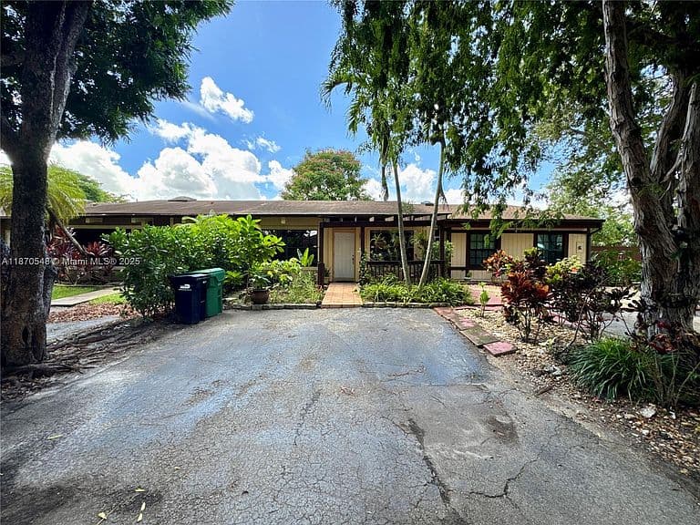 13527 SW 101st Ln photo 1