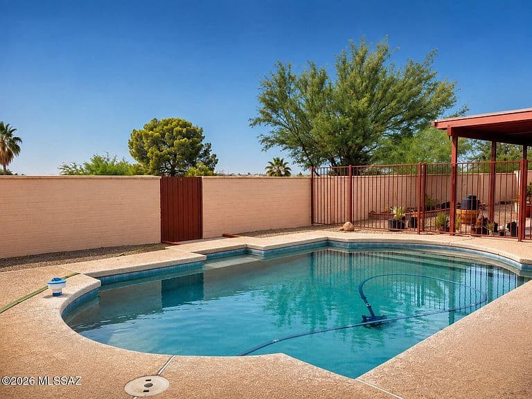 9710 E Celeste Dr photo 1