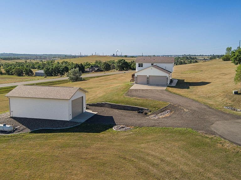 3745 Hidatsa Pl N photo 2