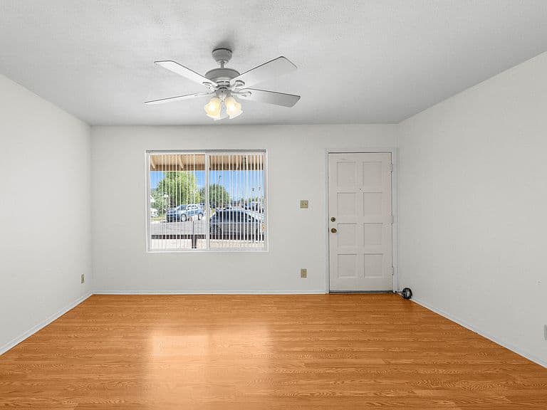 17642 N 16TH Avenue photo 3