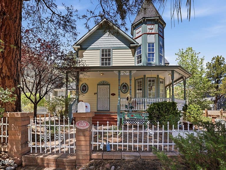 620 CORONADO Avenue photo 2