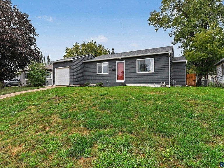 2908 E Claudette Dr photo 1